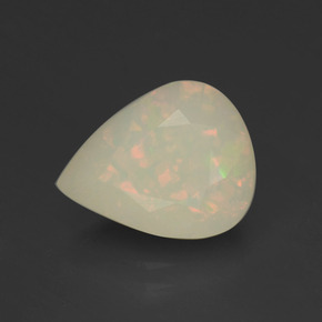 2.85カラットの天然マルチカラーオパール（12.4×9.8 mm・洋梨の形）