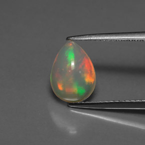 1.40カラットの天然マルチカラーオパール（10×7.4 mm・透明）