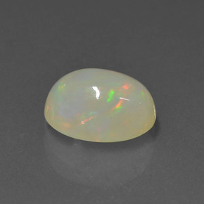 1.77カラットの天然マルチカラーオパール（10.1×7.5 mm・オーバルカット）