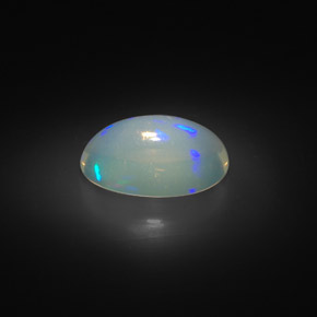 2.00カラットの天然マルチカラーオパール（11.6×7.6 mm・オーバルカット）
