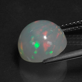 3.09カラットの天然マルチカラーオパール（10.14 mm・透明）