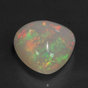 3.21カラットの天然マルチカラーオパール（11.3×10.8 mm・透明）