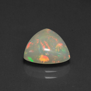 2.02カラットの天然マルチカラーオパール（10.7×10 mm・透明）