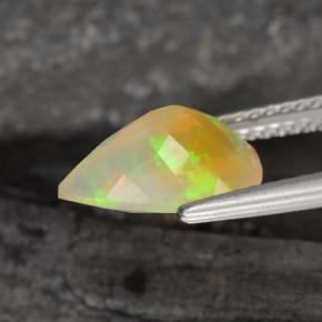 1.57カラットの天然マルチカラーオパール（11×8 mm・洋梨の形）