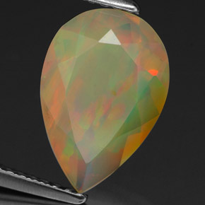 1.50カラットの天然マルチカラーオパール（12.2×8.2 mm・透明）