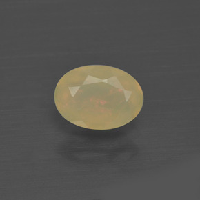 0.48カラットの天然マルチカラーオパール（7.1×5.1 mm・オーバルカット）