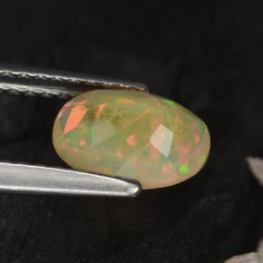 0.72カラットの天然イエローオパール（8×5.9 mm・オーバルカット）