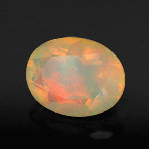 1.20カラットの天然マルチカラーオパール（8.9×7 mm・透明）