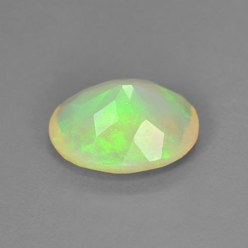 1.13カラットの天然マルチカラーオパール（9.1×7 mm・オーバルカット）