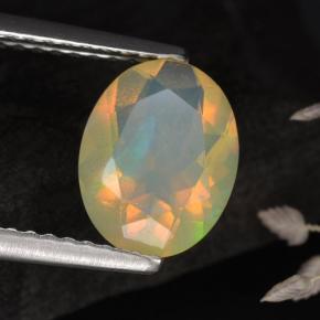 1.05カラットの天然マルチカラーオパール（9.1×7.1 mm・オーバルカット）