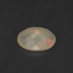 1.10カラットの天然マルチカラーオパール（9×7.1 mm・透明）