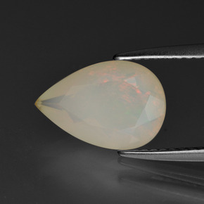 1.65カラットの天然マルチカラーオパール（12×8.1 mm・洋梨の形）