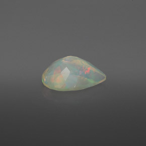 1.77カラットの天然マルチカラーオパール（11.7×8.3 mm・透明）
