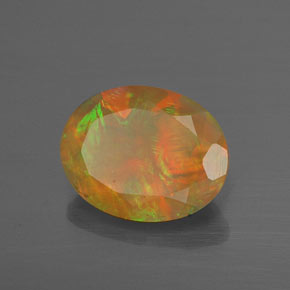 1.43カラットの天然マルチカラーオパール（10.1×8 mm・透明）