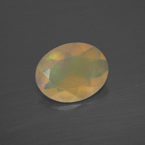 1.17カラットの天然マルチカラーオパール（10.1×8.1 mm・オーバルカット）