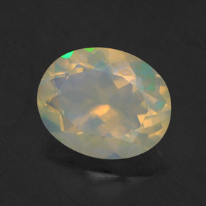 1.50カラットの天然マルチカラーオパール（10.1×8.1 mm・オーバルカット）