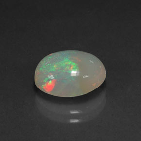 2.72カラットの天然マルチカラーオパール（12×9.1 mm・オーバルカット）