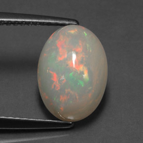 2.54カラットの天然マルチカラーオパール（11.6×8.3 mm・オーバルカット）