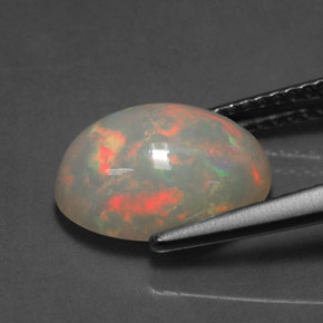 2.54カラットの天然マルチカラーオパール（11.6×8.3 mm・オーバルカット）