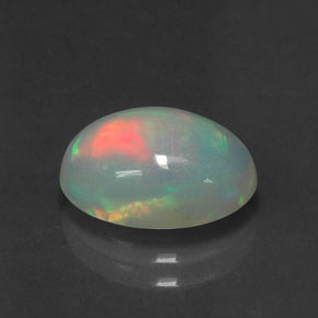 2.06カラットの天然マルチカラーオパール（11.6×8.6 mm・透明）