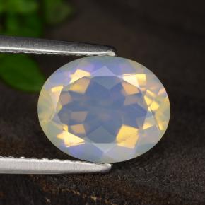 1.71カラットの天然青みがかった白オパール（10.1×8.2 mm・オーバルカット）