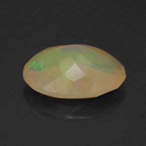 1.49カラットの天然マルチカラーオパール（10.4×7.7 mm・透明）