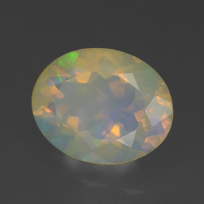 1.68カラットの天然マルチカラーオパール（10.2×8.1 mm・オーバルカット）