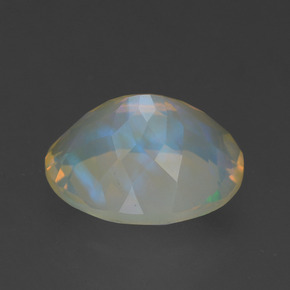 1.68カラットの天然マルチカラーオパール（10.2×8.1 mm・オーバルカット）