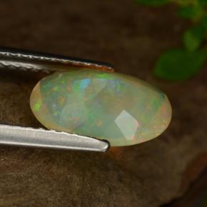 1.26カラットの天然マルチカラーオパール（10.6×7.2 mm・オーバルカット）