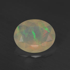 1.27カラットの天然マルチカラーオパール（10.1×8.1 mm・透明）