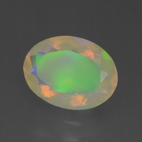 1.64カラットの天然マルチカラーオパール（10.6×7.8 mm・オーバルカット）