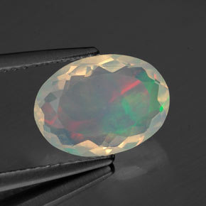 1.54カラットの天然マルチカラーオパール（10.8×7.8 mm・オーバルカット）