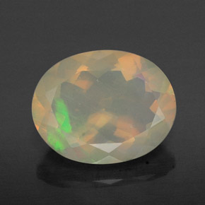 1.59カラットの天然マルチカラーオパール（10.2×8.1 mm・オーバルカット）