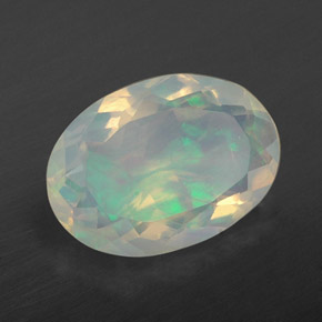 2.27カラットの天然マルチカラーオパール（13×9.1 mm・オーバルカット）