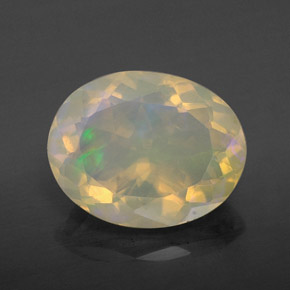 2.34カラットの天然マルチカラーオパール（11.8×9.3 mm・透明）