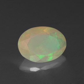 1.27カラットの天然マルチカラーオパール（10×7.4 mm・透明）