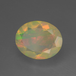 1.34カラットの天然マルチカラーオパール（10×8.1 mm・オーバルカット）