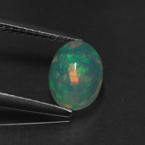 1.07カラットの天然マルチカラーオパール（8×6.1 mm・透明）
