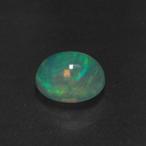 1.07カラットの天然マルチカラーオパール（8×6.1 mm・透明）