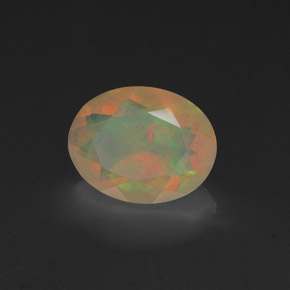 0.99カラットの天然マルチカラーオパール（9.1×7 mm・オーバルカット）