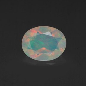 0.98カラットの天然マルチカラーオパール（9.1×7.1 mm・オーバルカット）