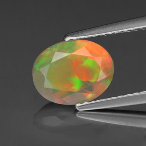 1.11カラットの天然マルチカラーオパール（9×7.1 mm・オーバルカット）