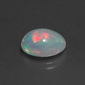 2.46カラットの天然マルチカラーオパール（11.9×8.3 mm・オーバルカット）
