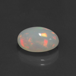 2.98カラットの天然マルチカラーオパール（12.6×8.6 mm・透明）