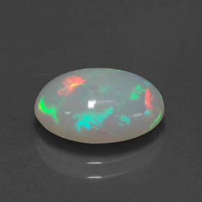 2.57カラットの天然マルチカラーオパール（12.7×8.7 mm・透明）