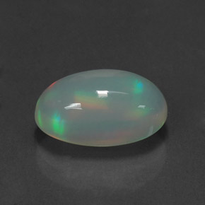 2.51カラットの天然マルチカラーオパール（12.7×7.5 mm・透明）