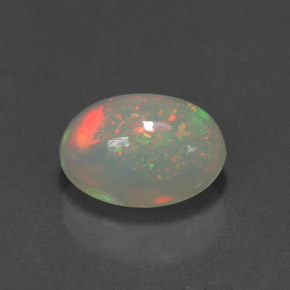 2.34カラットの天然マルチカラーオパール（11.2×8.7 mm・透明）