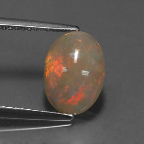 1.77カラットの天然マルチカラーオパール（11.5×8.4 mm・透明）