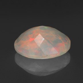 1.46カラットの天然マルチカラーオパール（10×8.1 mm・透明）