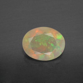 1.10カラットの天然マルチカラーオパール（9×7.1 mm・透明）